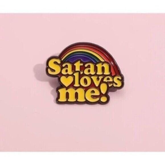 3/20 Stan Loves Me Enamel Pin - Picture 1 of 1